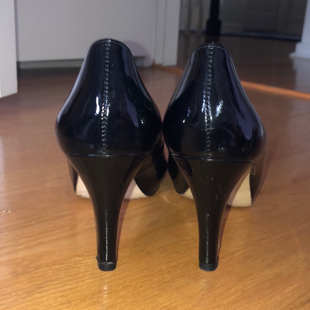 LIKE NEW Franco Sarto patent leather heel - Picture 3 of 4